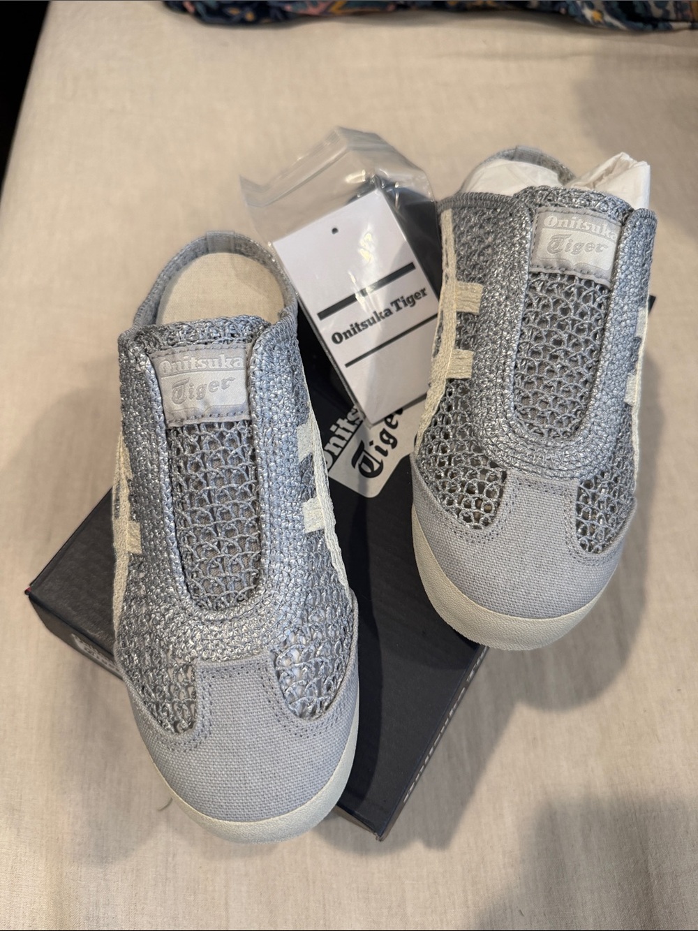 Onitsuka Tiger women Light Grey Slip-On Sneakers
